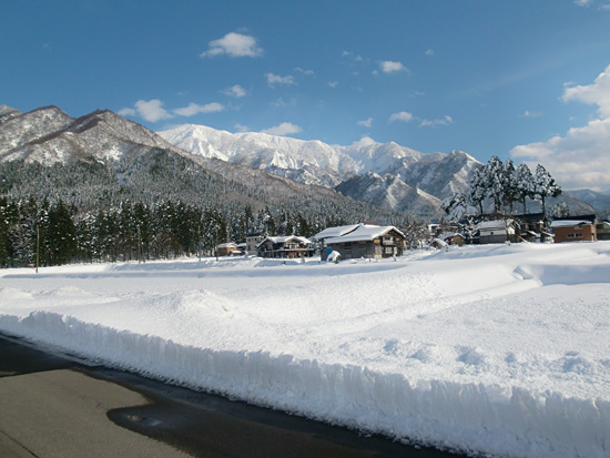 巻機山